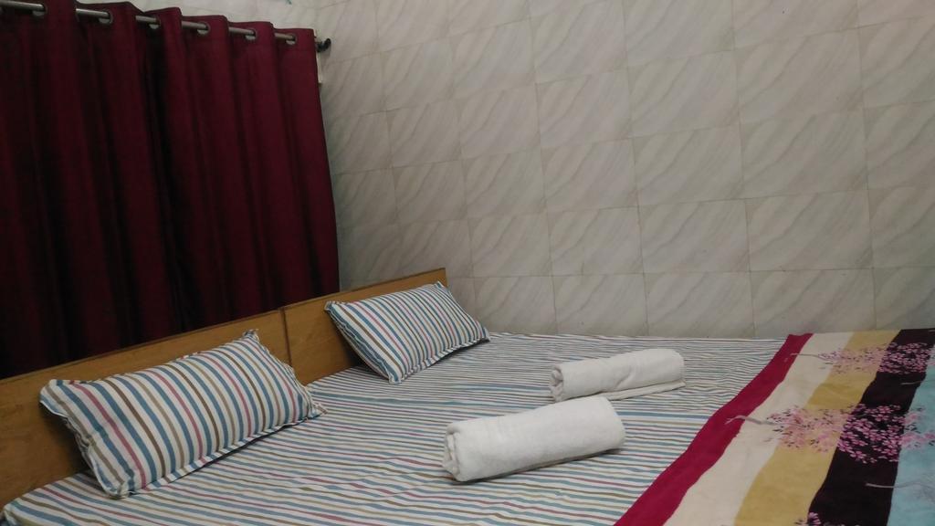Goldy Guest House Varanasi Exterior photo