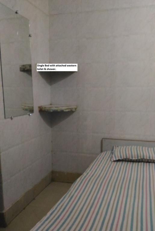 Goldy Guest House Varanasi Exterior photo