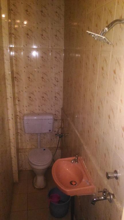 Goldy Guest House Varanasi Exterior photo
