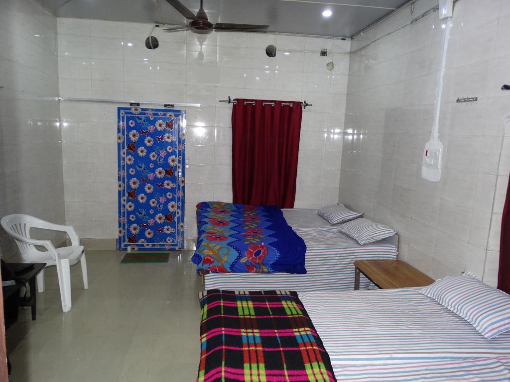 Goldy Guest House Varanasi Exterior photo