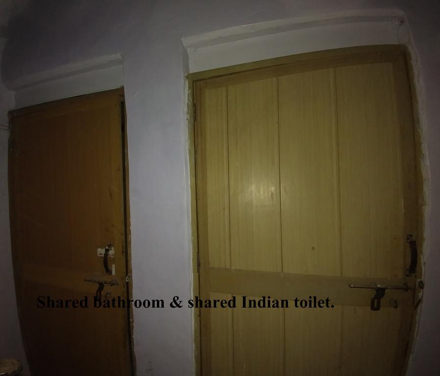 Goldy Guest House Varanasi Exterior photo