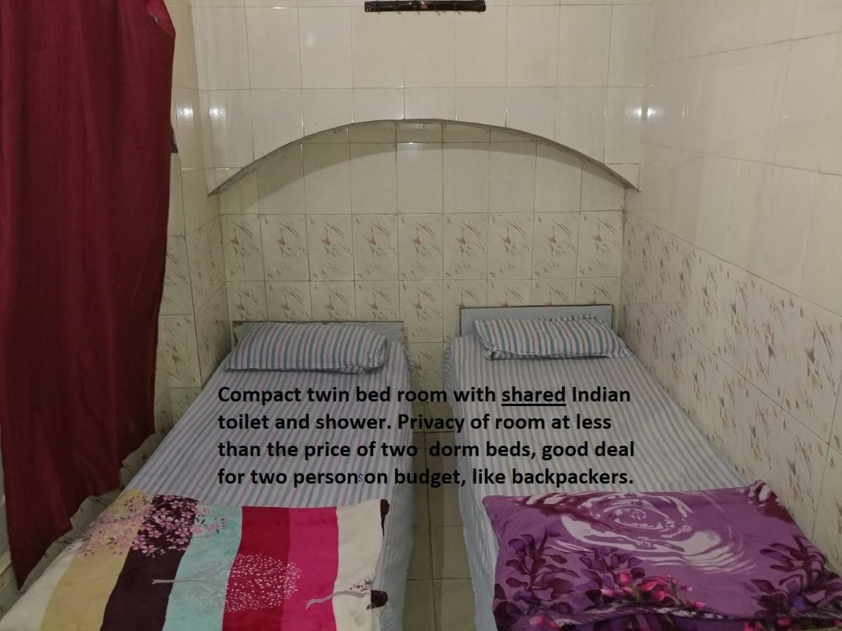 Goldy Guest House Varanasi Exterior photo